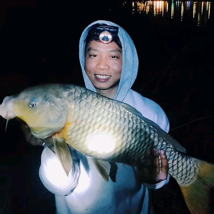 爱钓鱼的小赖同学🎣