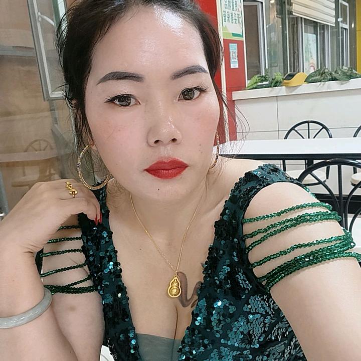 女人不拽，活该被男人甩。头像