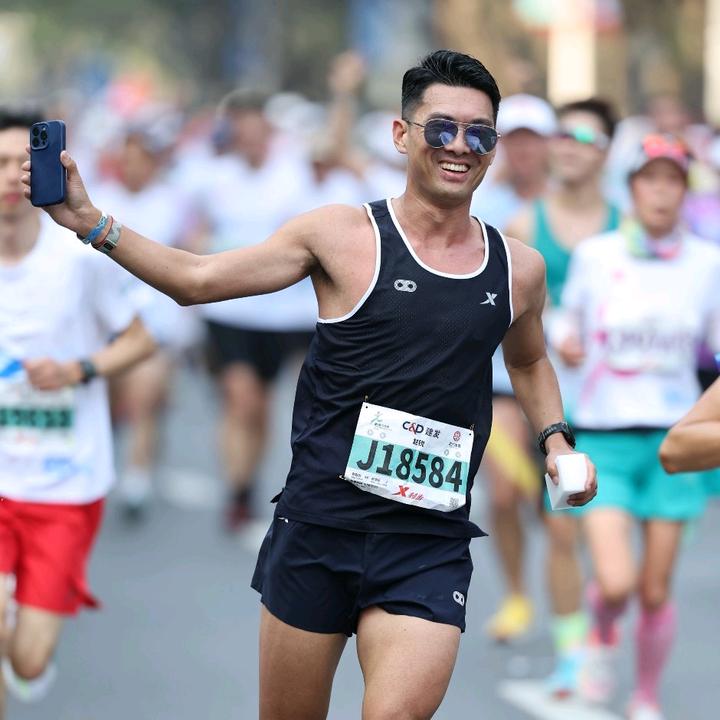 爱跑步的赵安迪头像