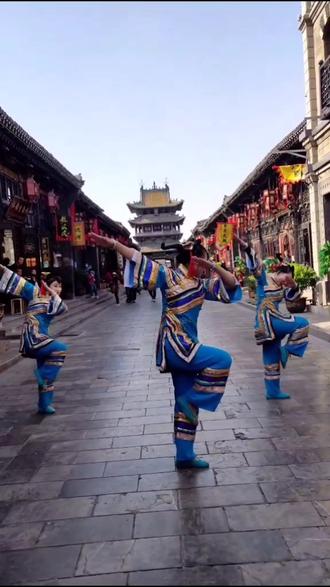 古代 逮鸡舞 是有灵魂的#逮鸡舞 #平遥古城 @抖音小助手 #古 - 抖音